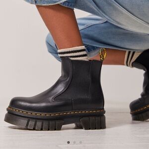 Dr. Martens Audrick Chelsea Boots, BLACK, Size 10, NWT